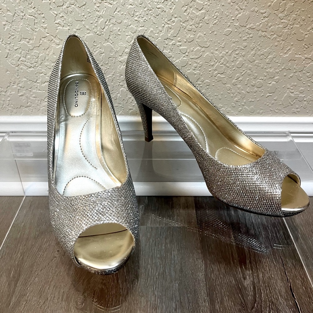 Gold Bandolino Peep Toe Heels, Size 7.5